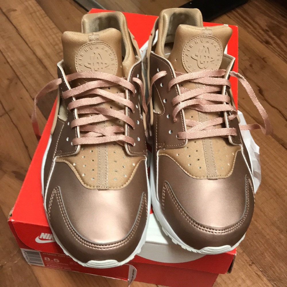 Nike Huarache (Women’s)